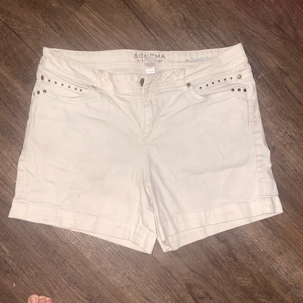 Ladies Sonoma Life & Style Navajo Beige Modern Fit Shorts Size 12